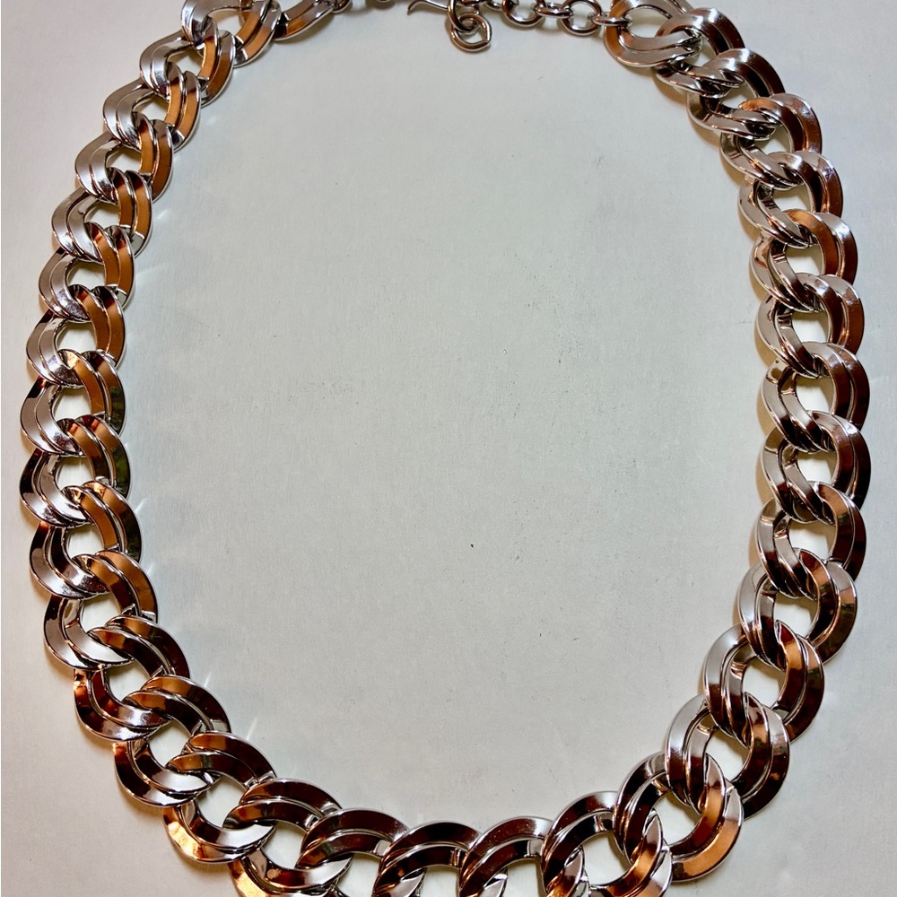 Vintage Signed “MONET” Heavy Chain-linked Necklace in a Silver Tone Setting - Picture 12 of 12